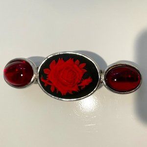 Kathryn's ''Red Rose'' Barrette Uno Alla Volta